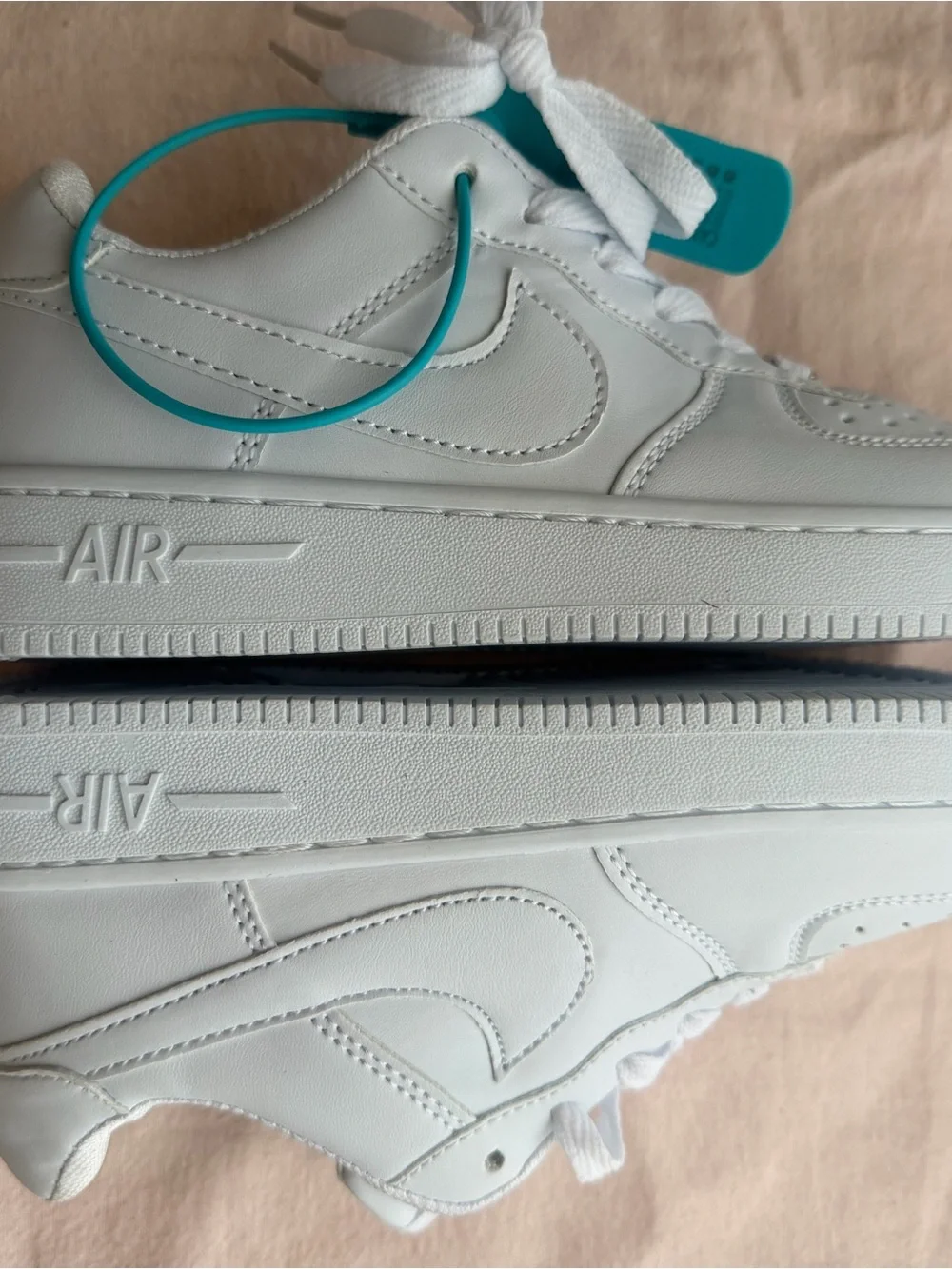Nike White Men’s Low-Top Leather Sneakers